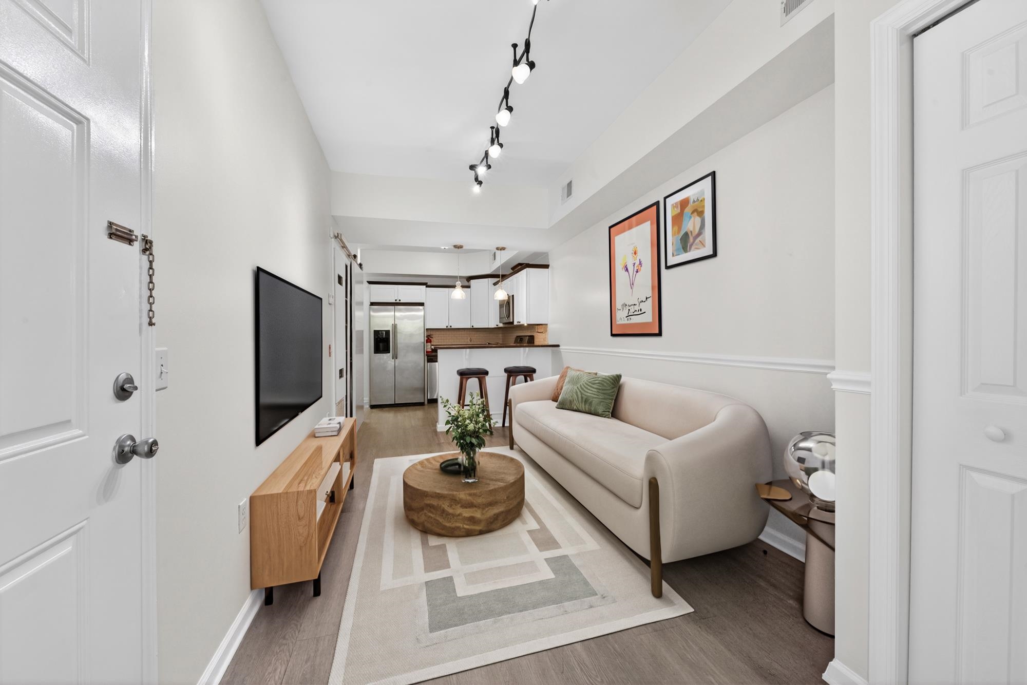 258 PINE ST Unit: 2R