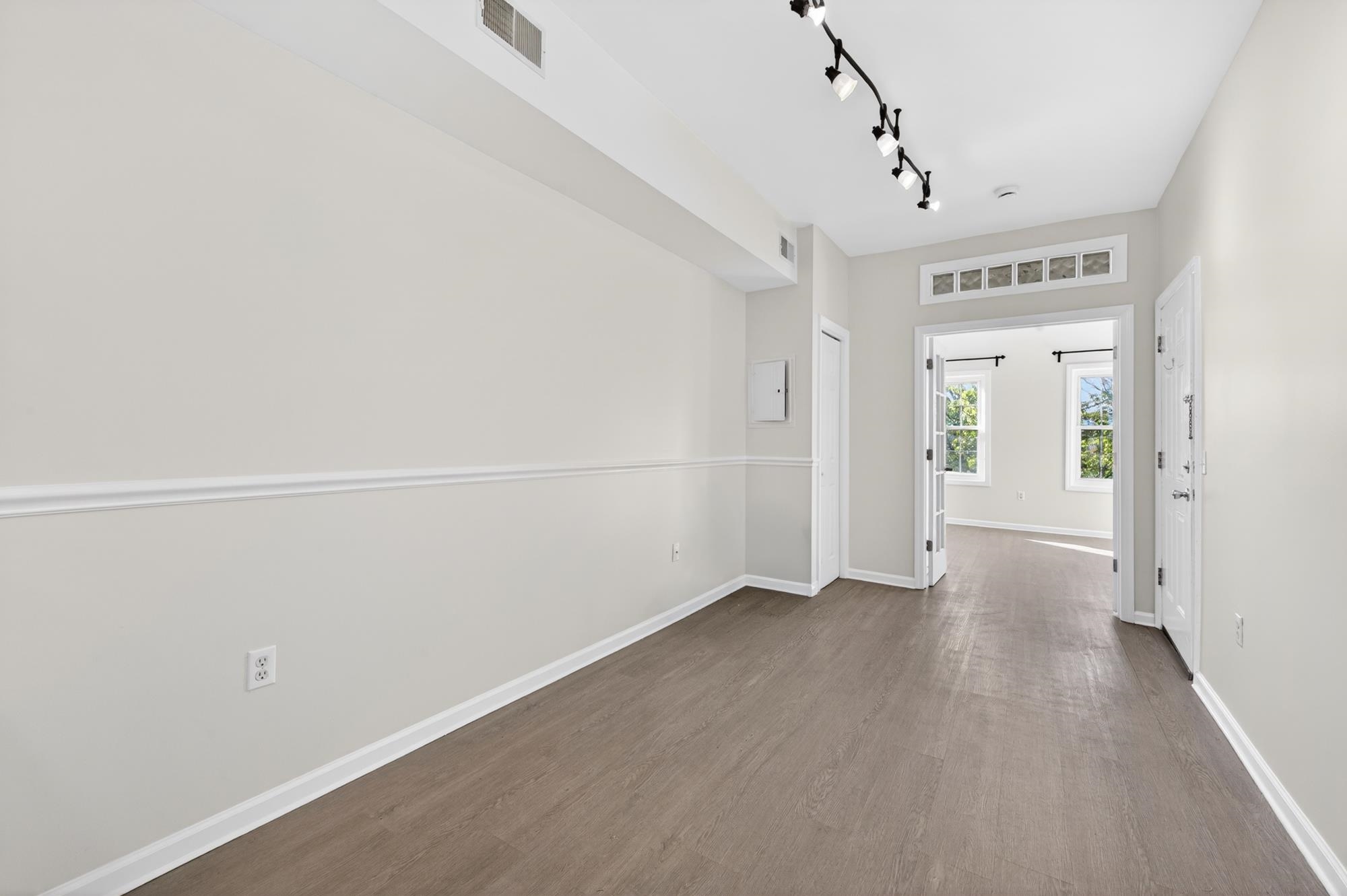 258 PINE ST Unit: 2R