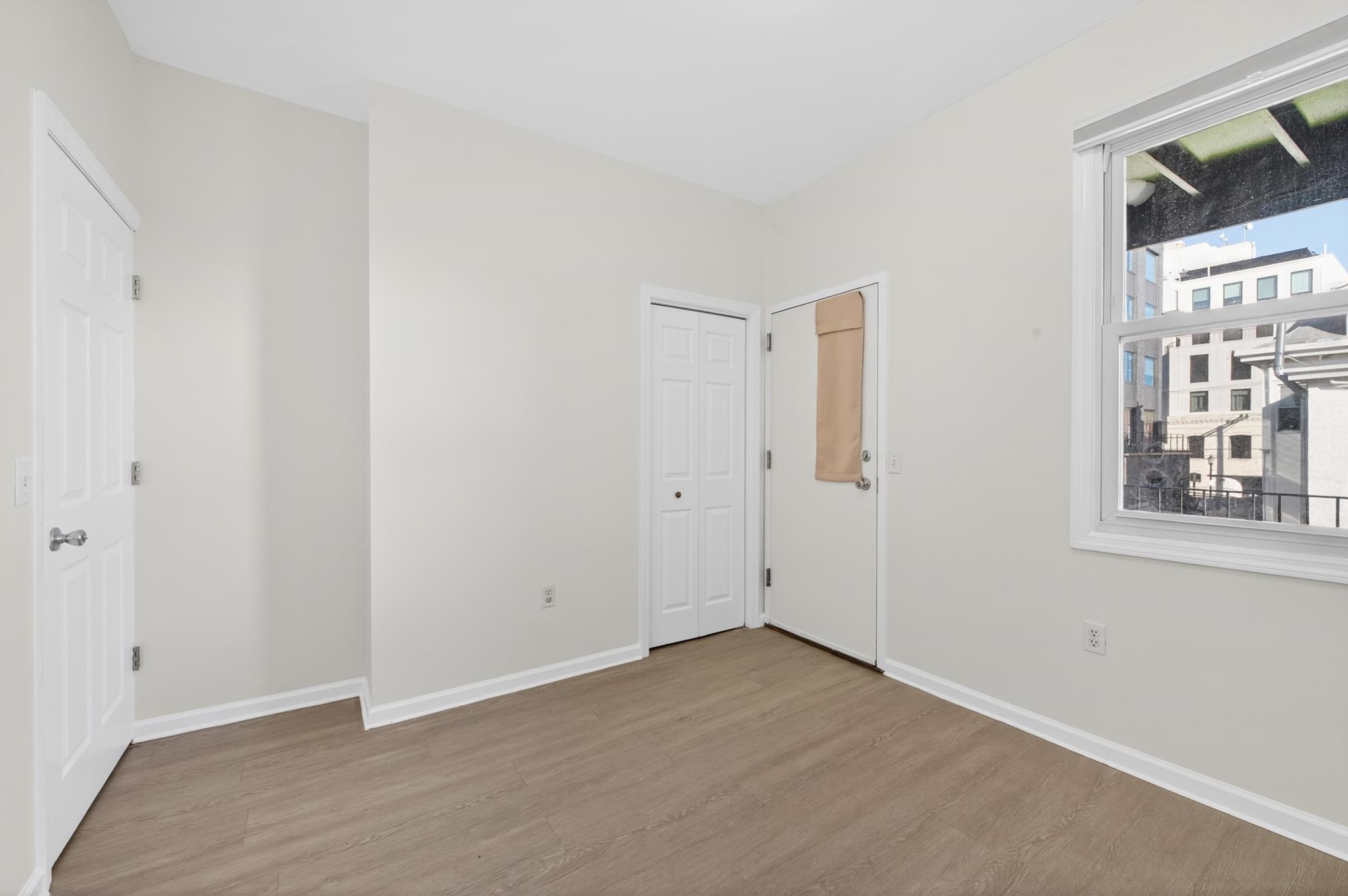 258 PINE ST Unit: 2R