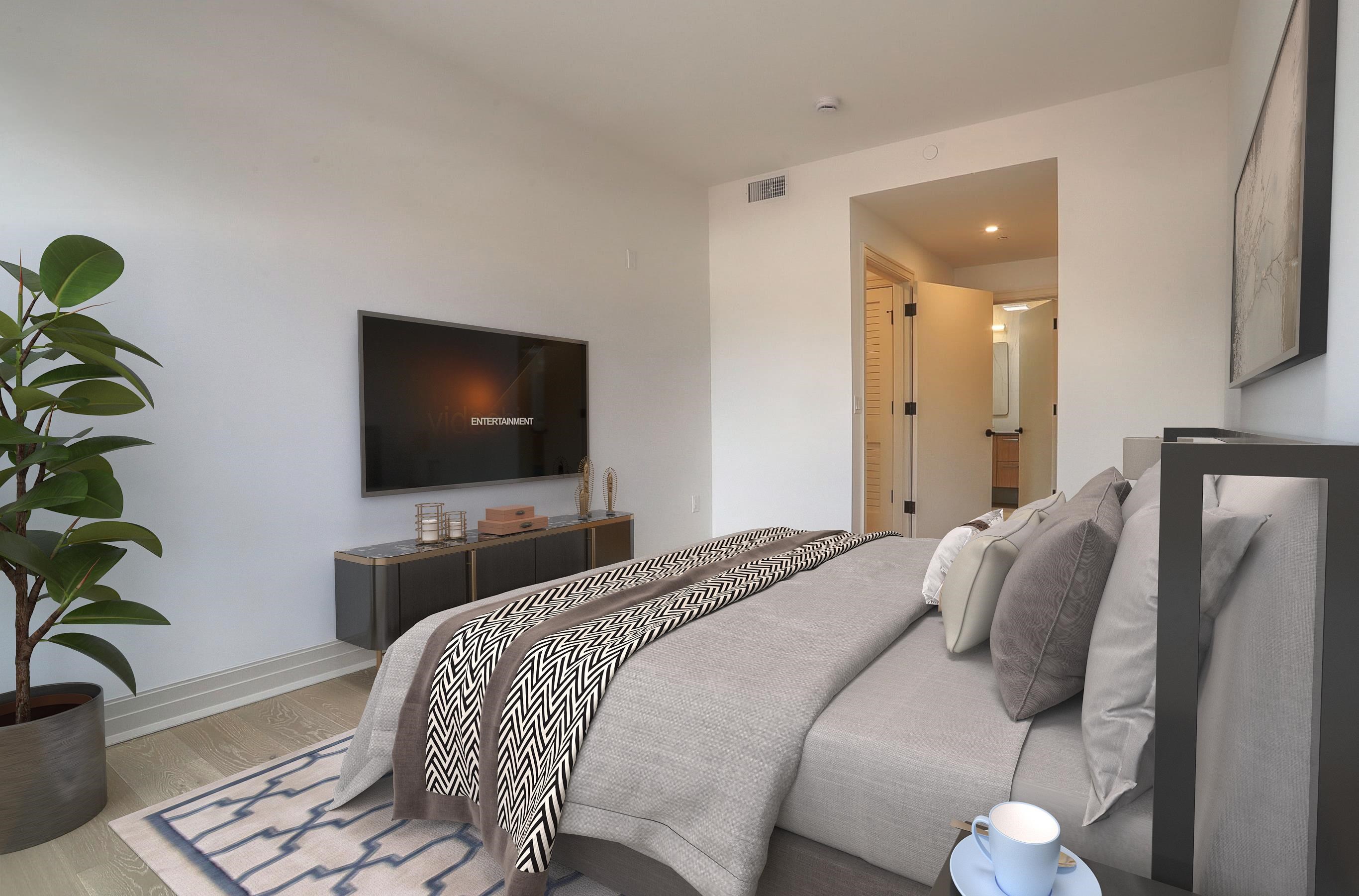 921 MADISON ST Unit: 204