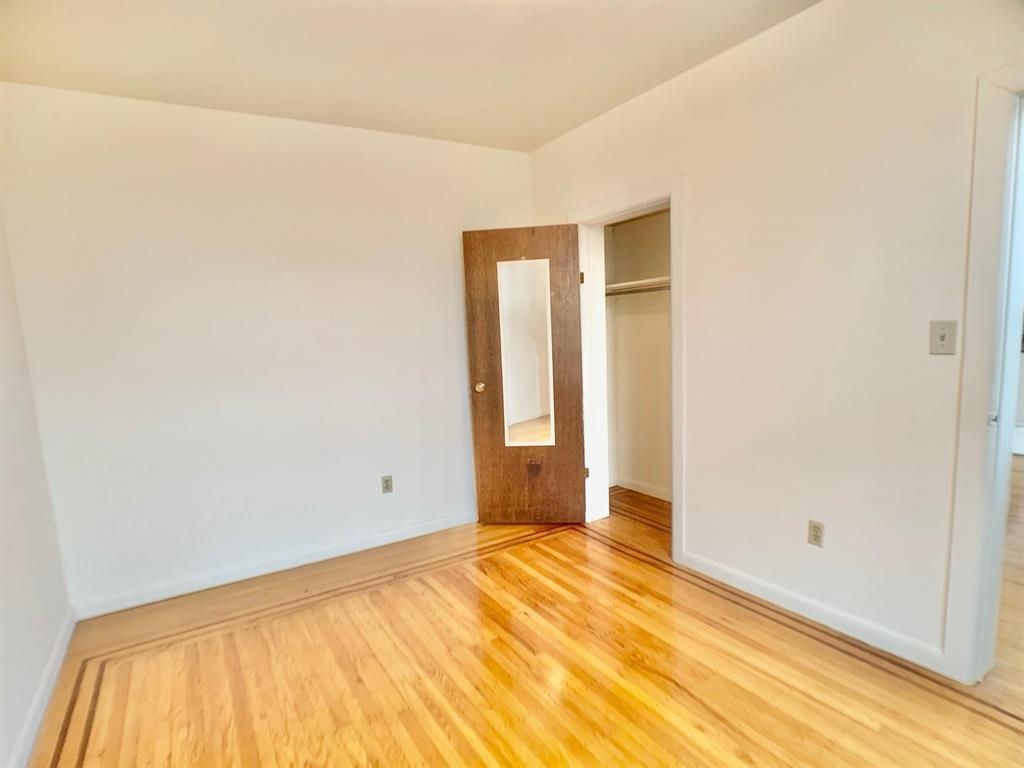 106 11TH ST Unit: 16