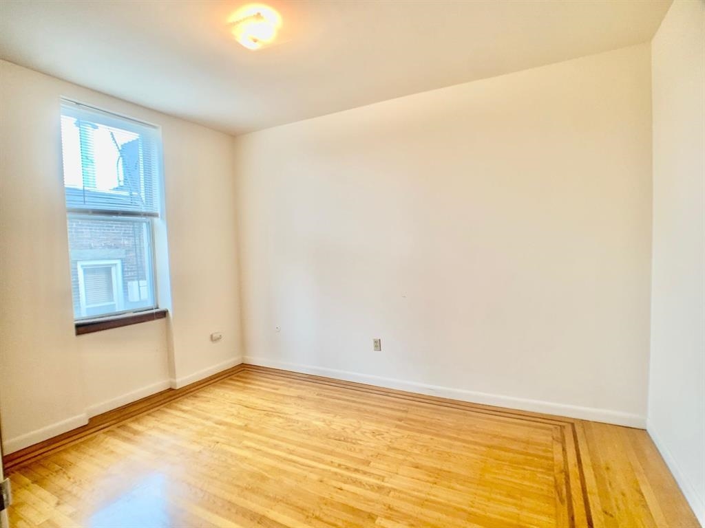 106 11TH ST Unit: 16