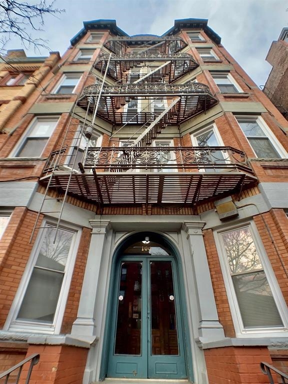 106 11TH ST Unit: 16