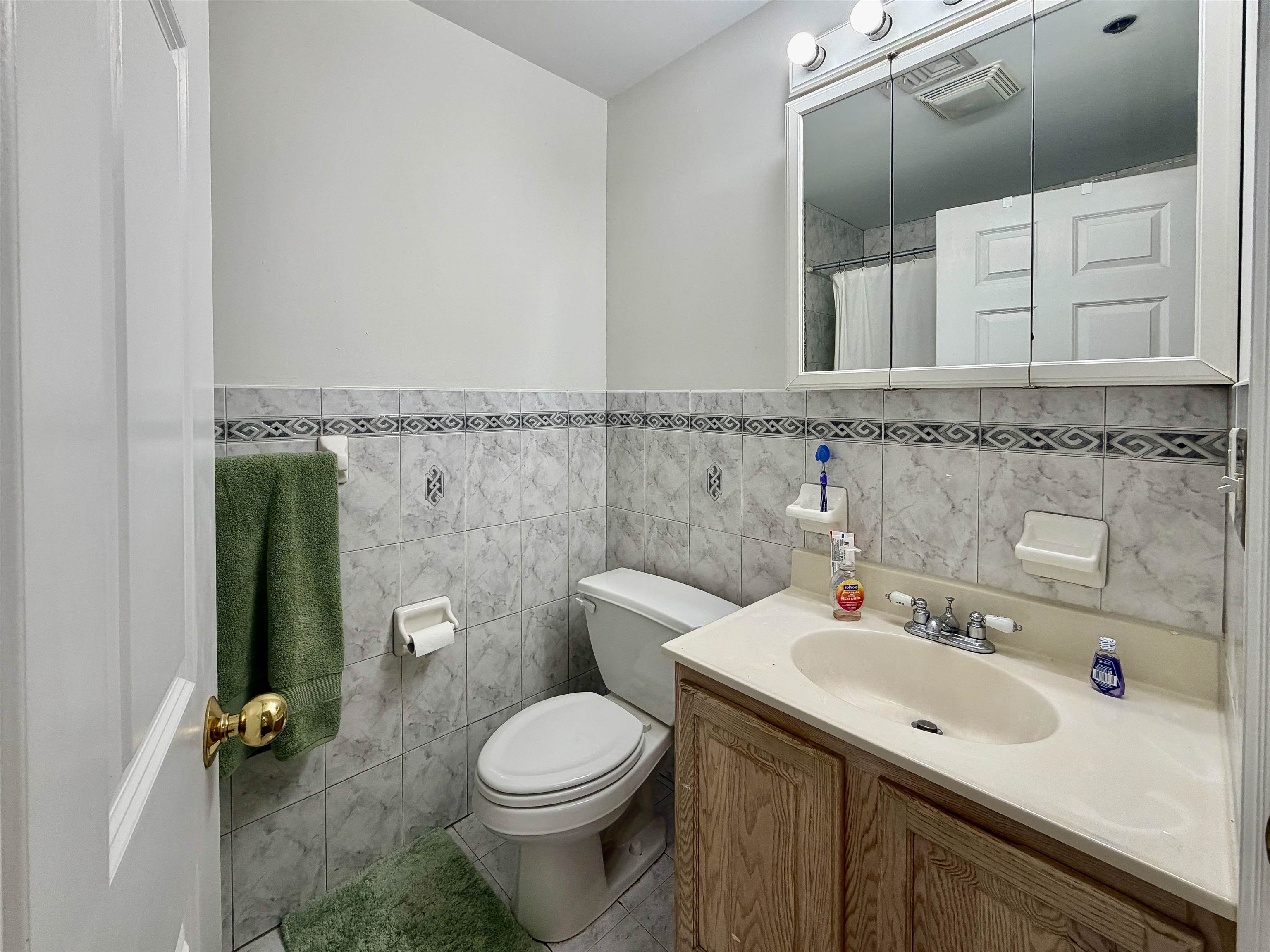 205-207 MADISON ST Unit: 2B