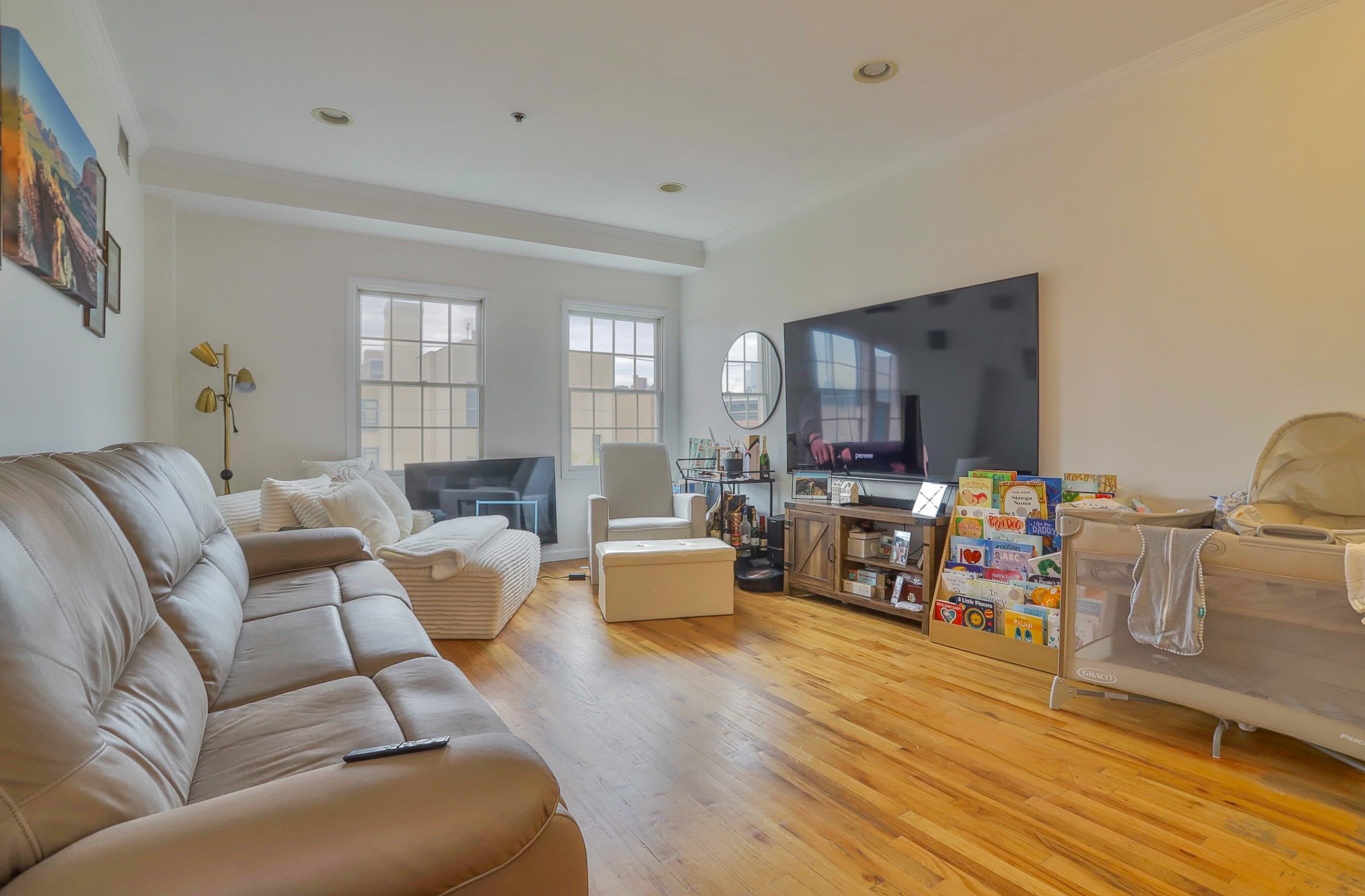 205-207 MADISON ST Unit: 2B