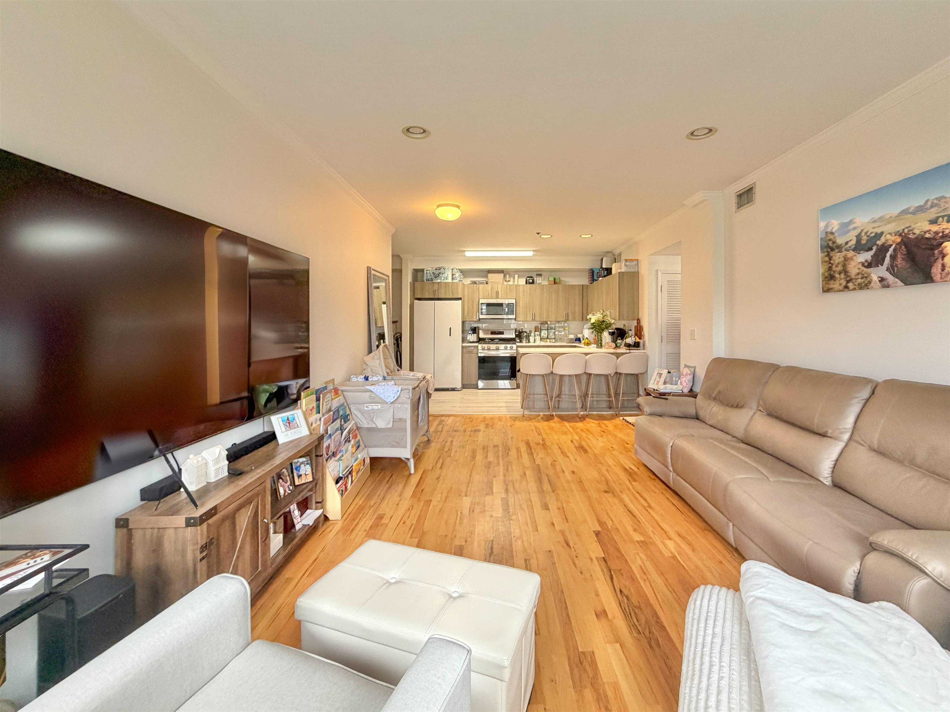 205-207 MADISON ST Unit: 2B