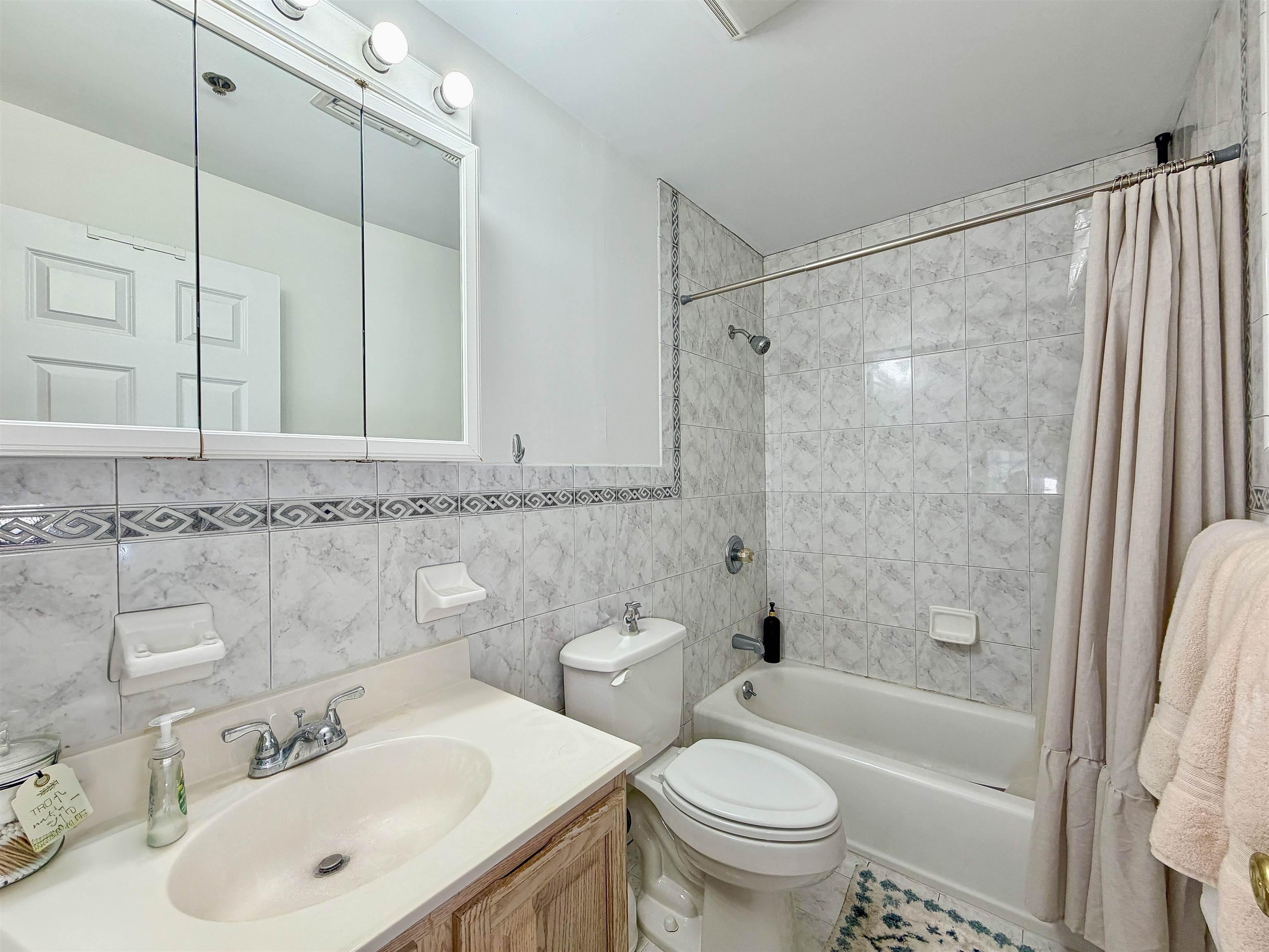 205-207 MADISON ST Unit: 2B