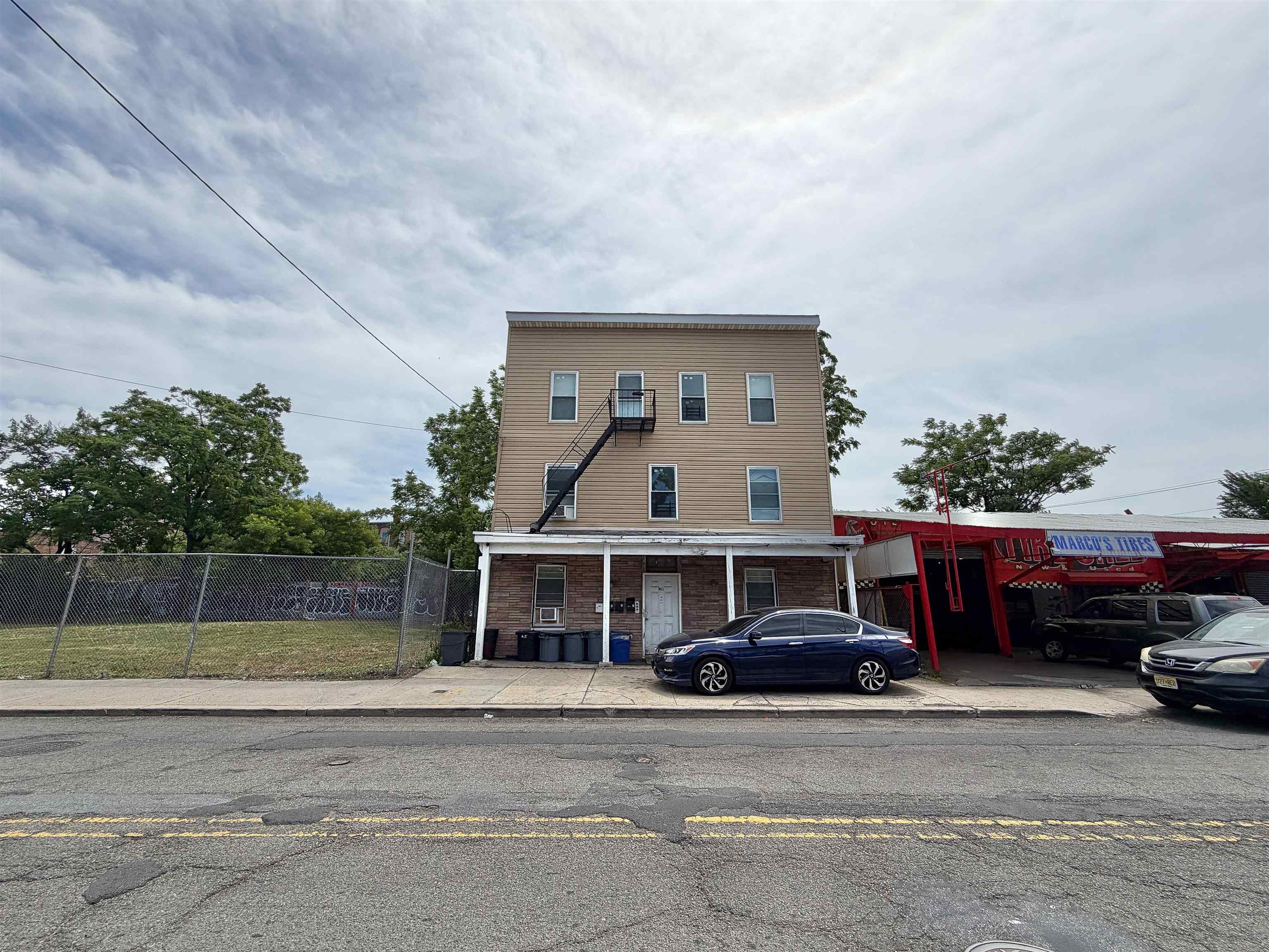 1052 GARFIELD AVE