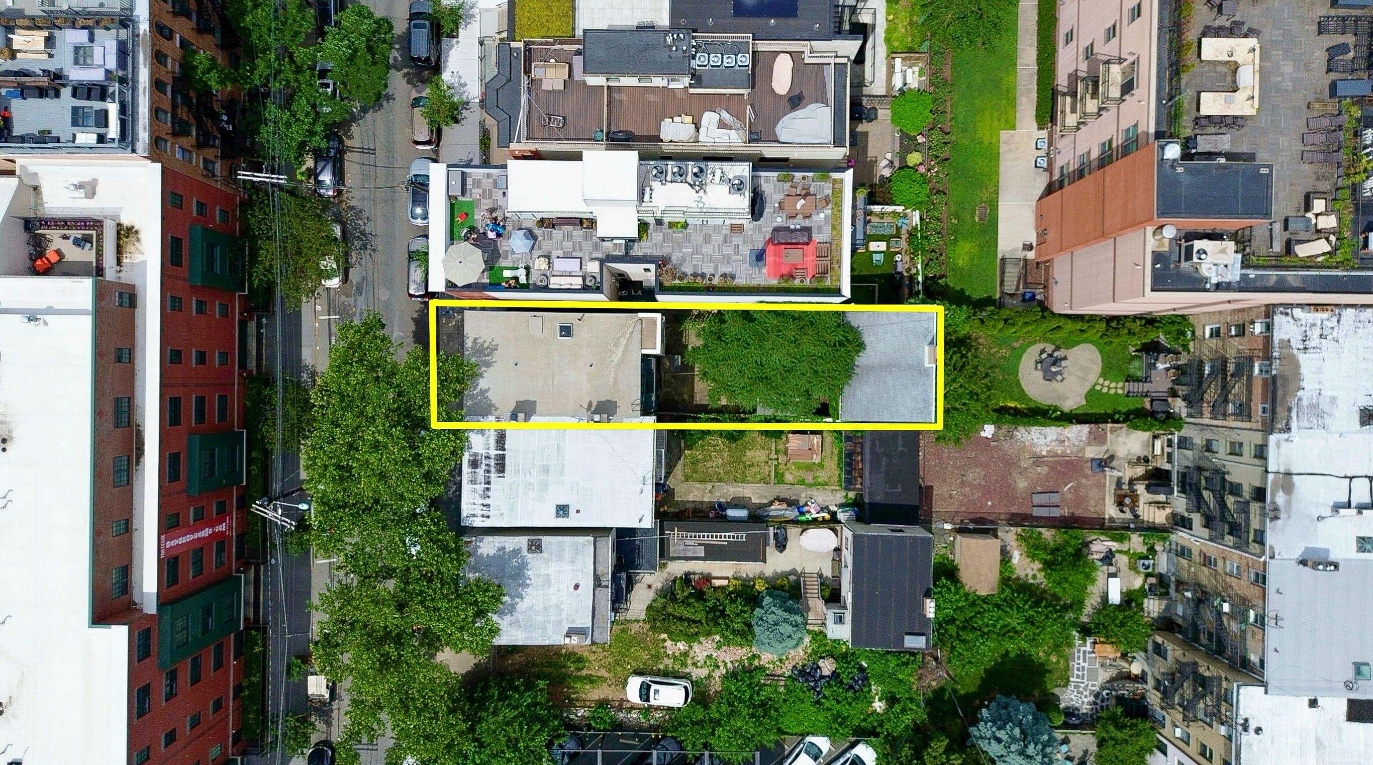 224 BAY ST