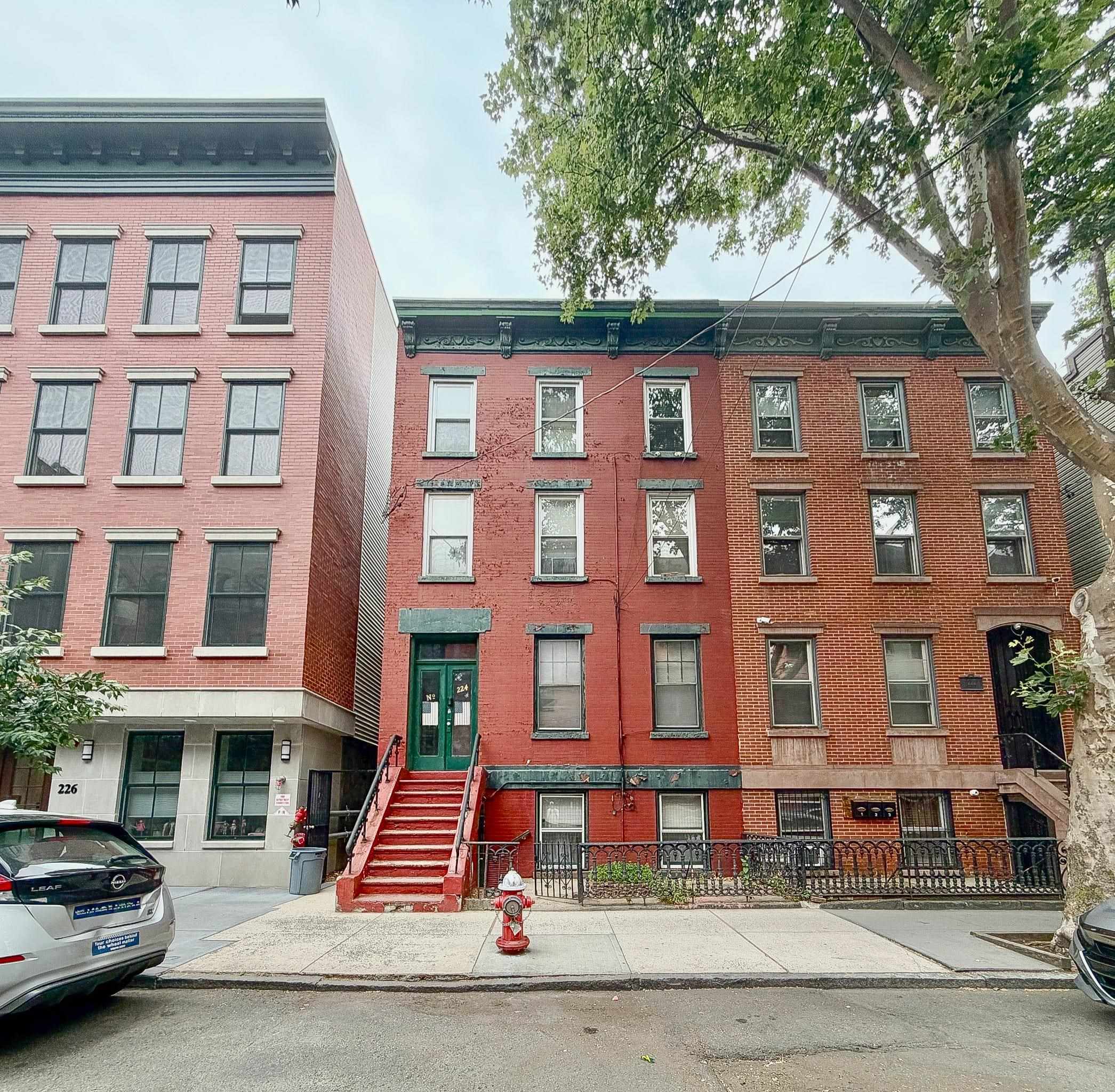 224 BAY ST