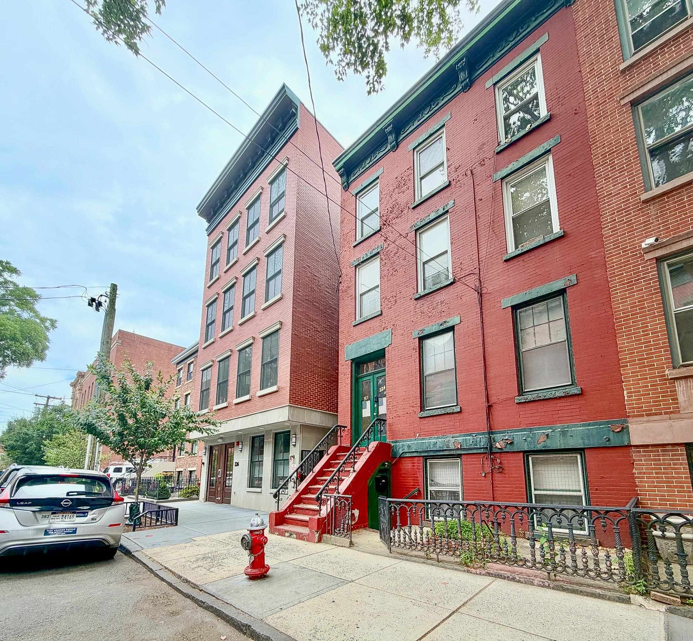 224 BAY ST