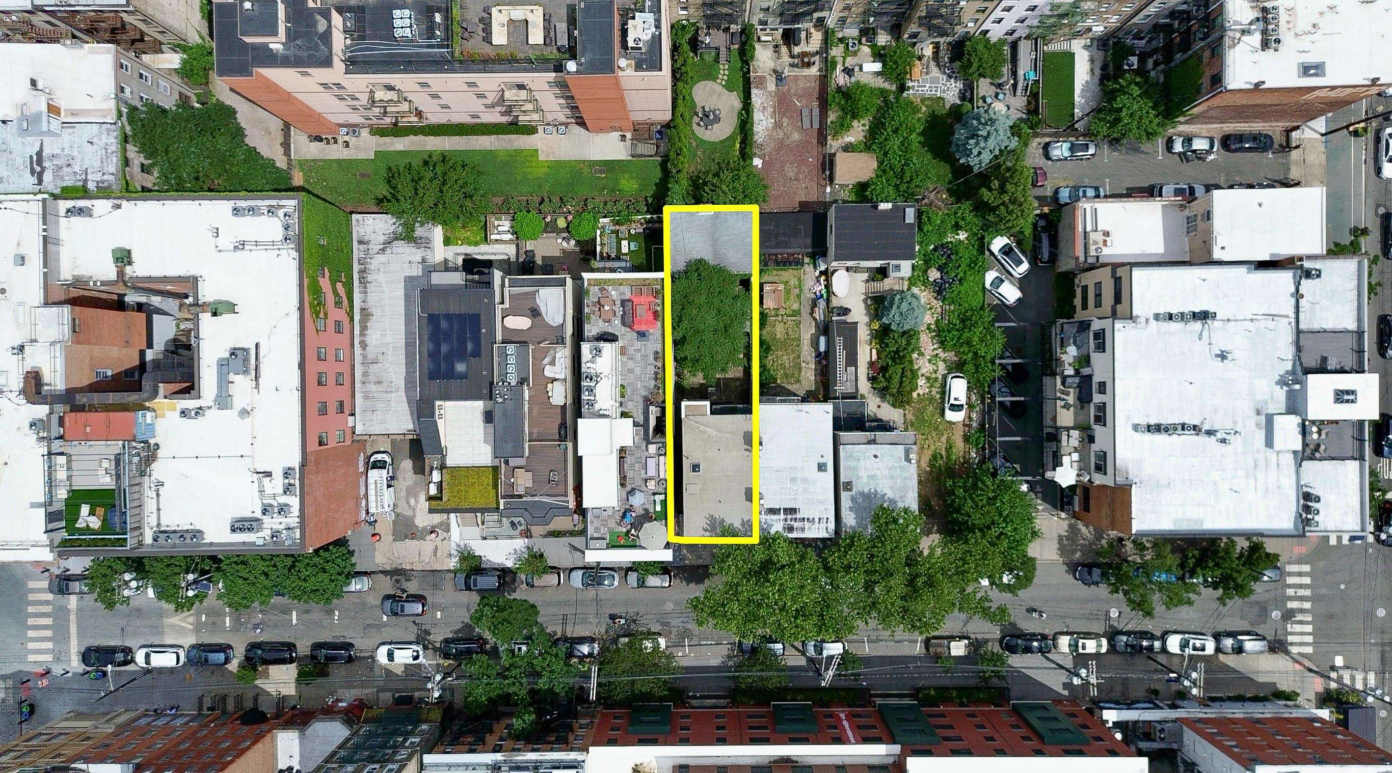 224 BAY ST