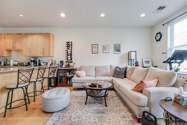 1100 ADAMS ST Unit: 513