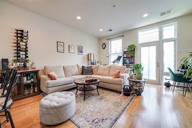 1100 ADAMS ST Unit: 513