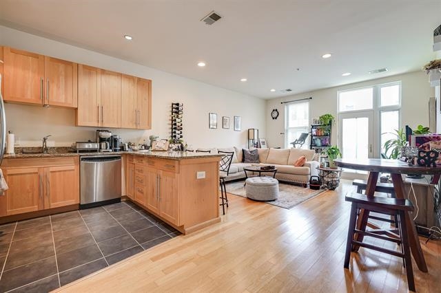 1100 ADAMS ST Unit: 513