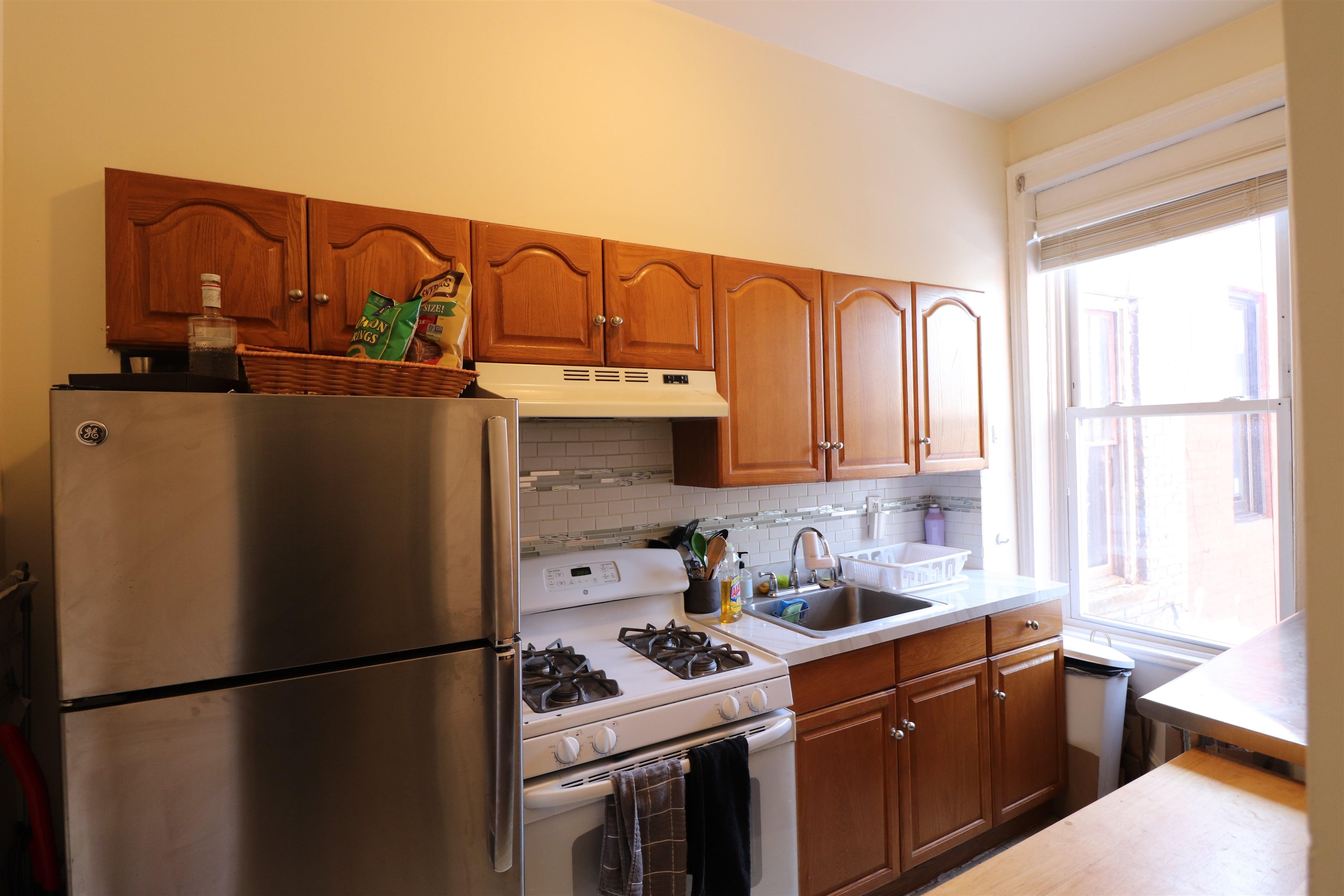 202 BLOOMFIELD ST Unit: 2