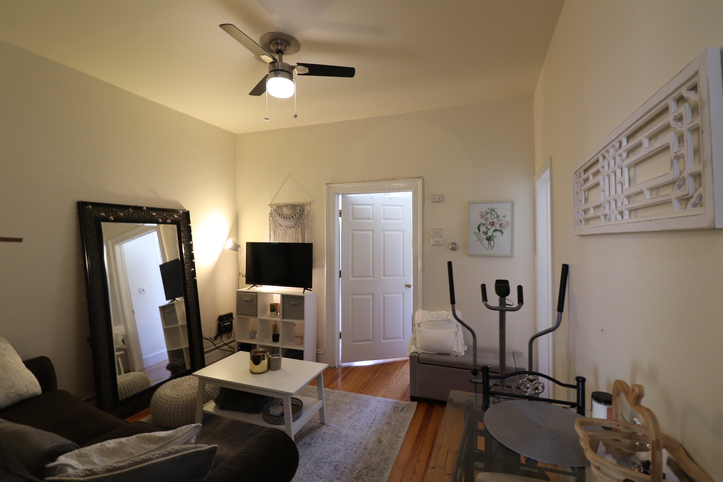 202 BLOOMFIELD ST Unit: 2
