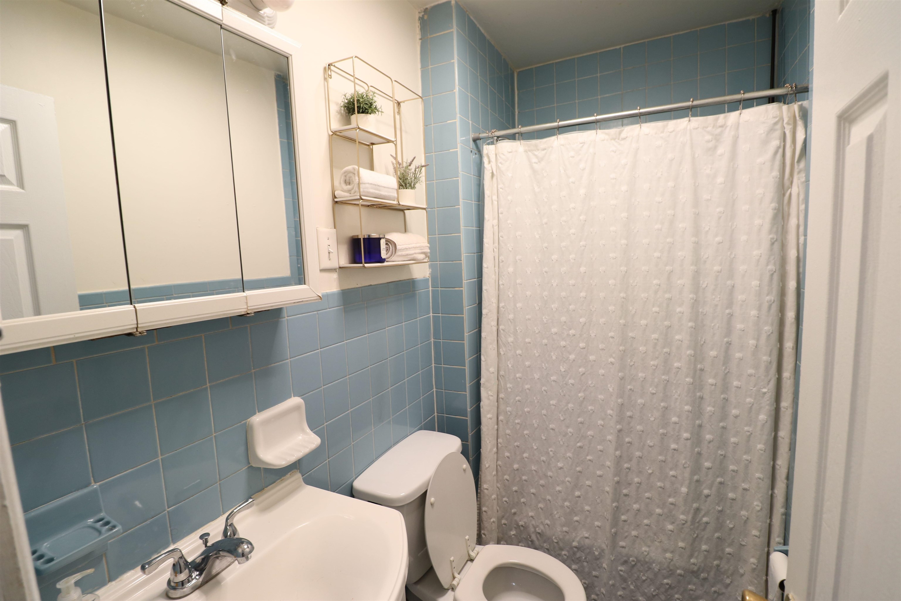 202 BLOOMFIELD ST Unit: 2