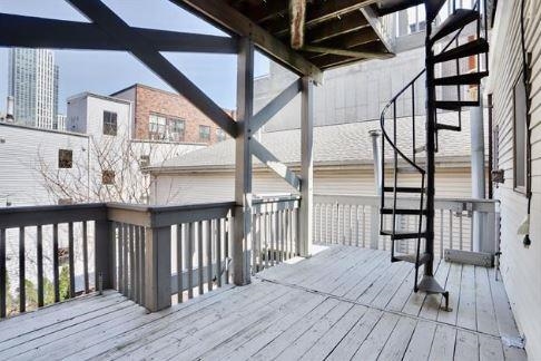 136 ESSEX ST Unit: 3