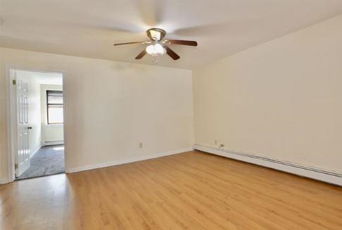 136 ESSEX ST Unit: 3