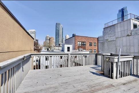 136 ESSEX ST Unit: 3