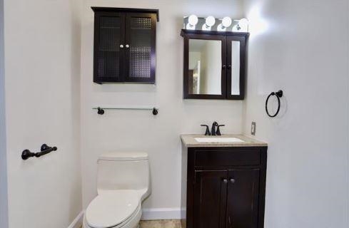 136 ESSEX ST Unit: 3