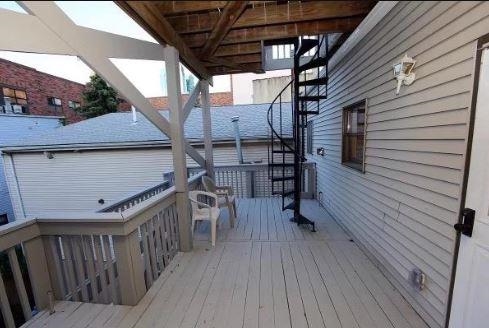 136 ESSEX ST Unit: 3