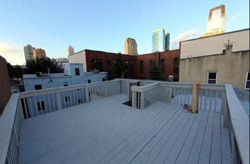136 ESSEX ST Unit: 3