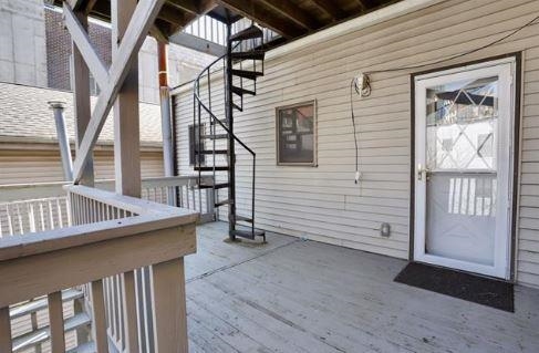 136 ESSEX ST Unit: 3
