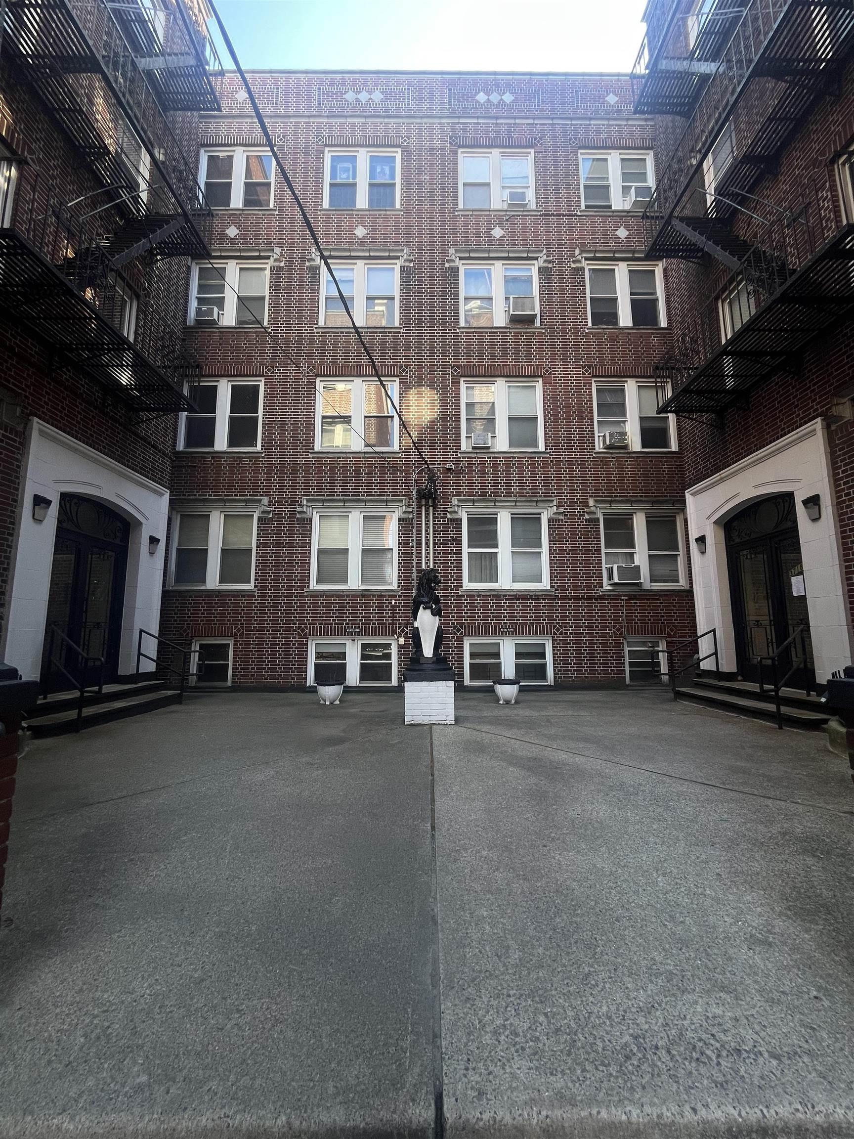 3718 PARK AVE Unit: C1