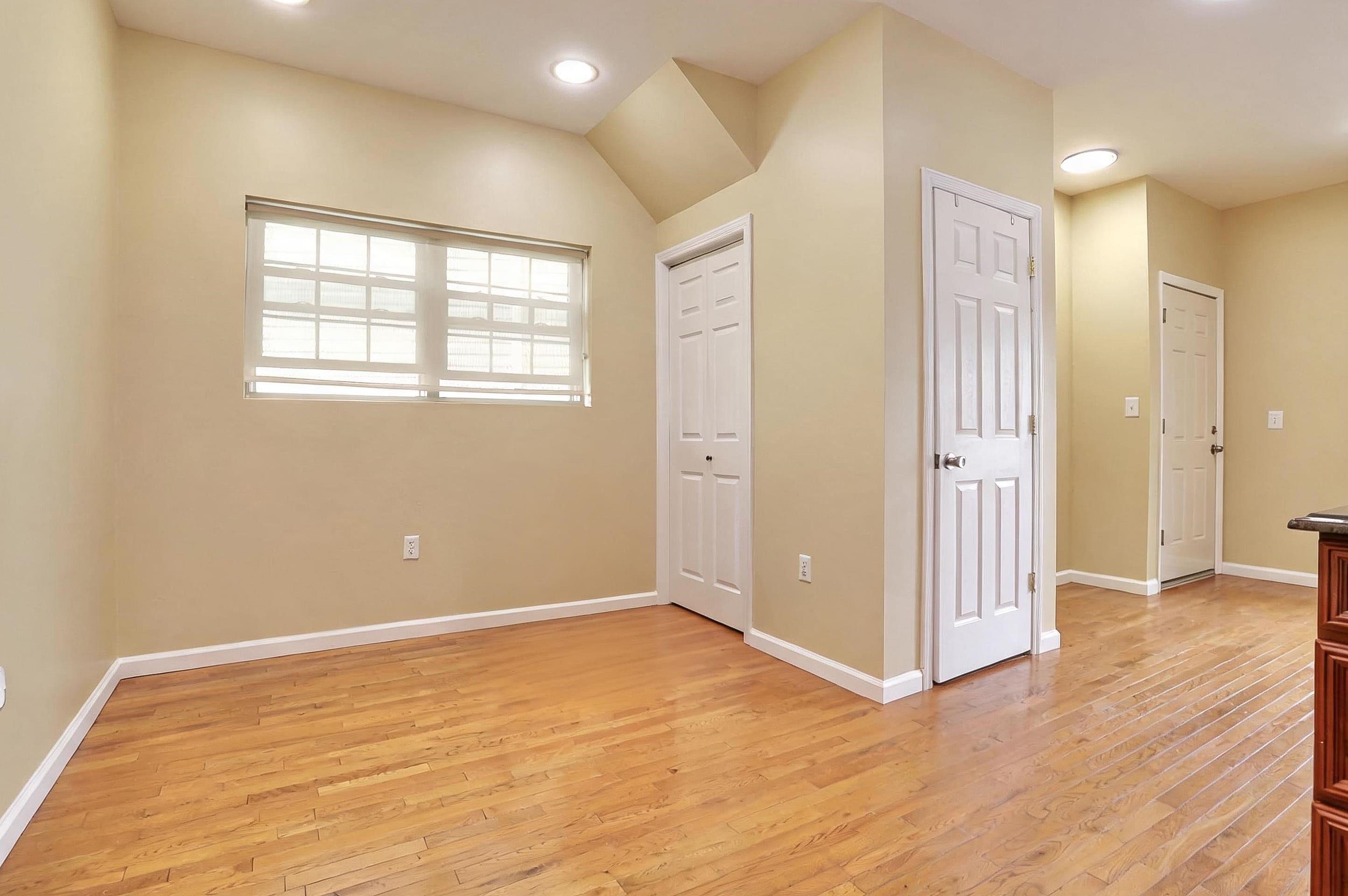 249 WINFIELD AVE Unit: A