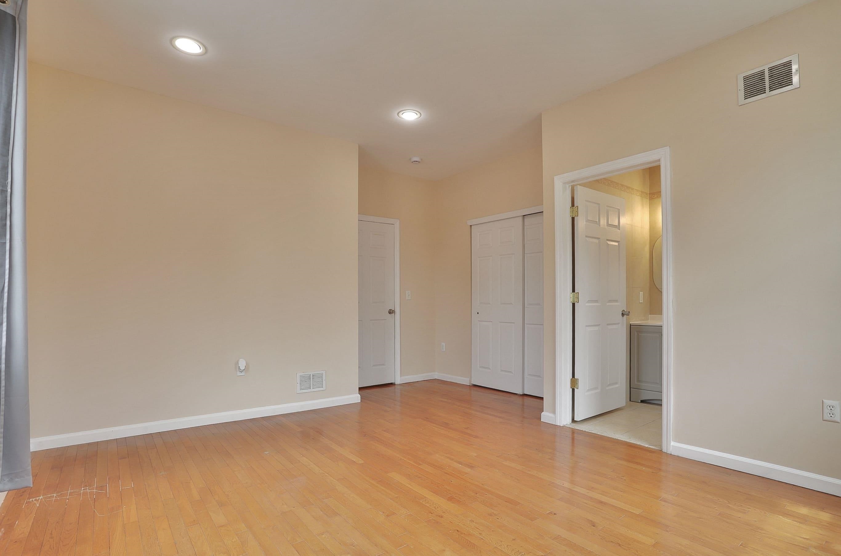 249 WINFIELD AVE Unit: A