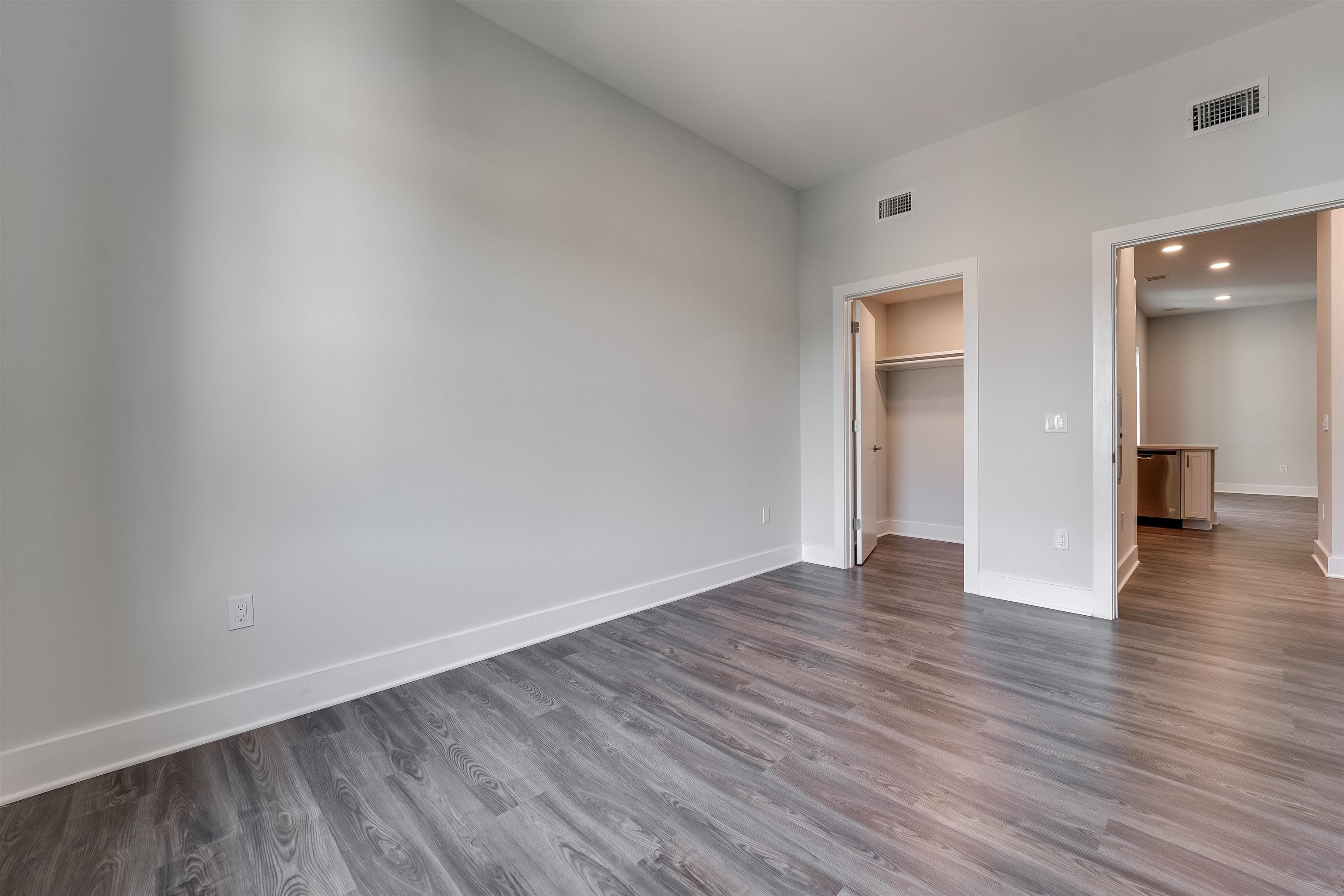 660 GRAND ST Unit: 313