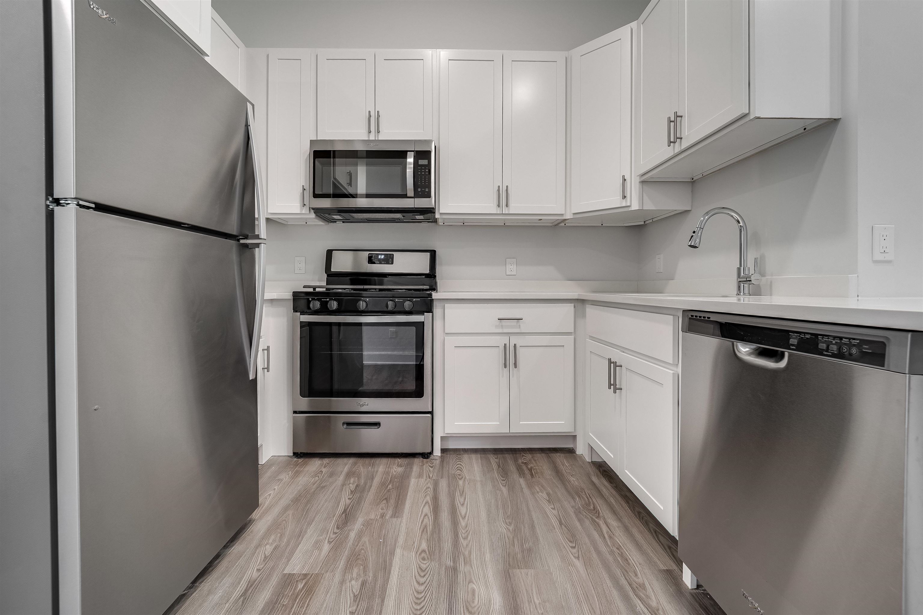 660 GRAND ST Unit: 313