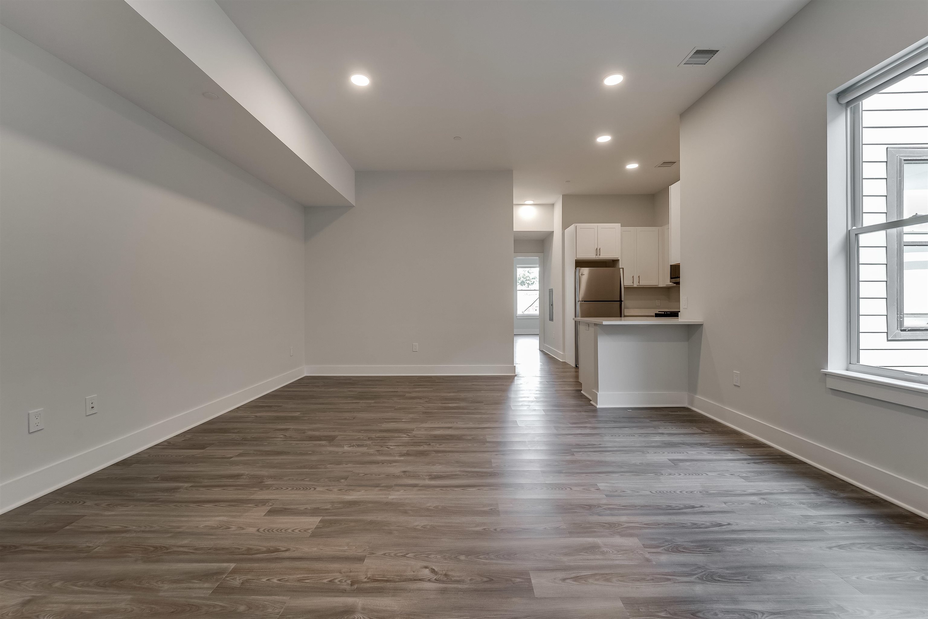 660 GRAND ST Unit: 313