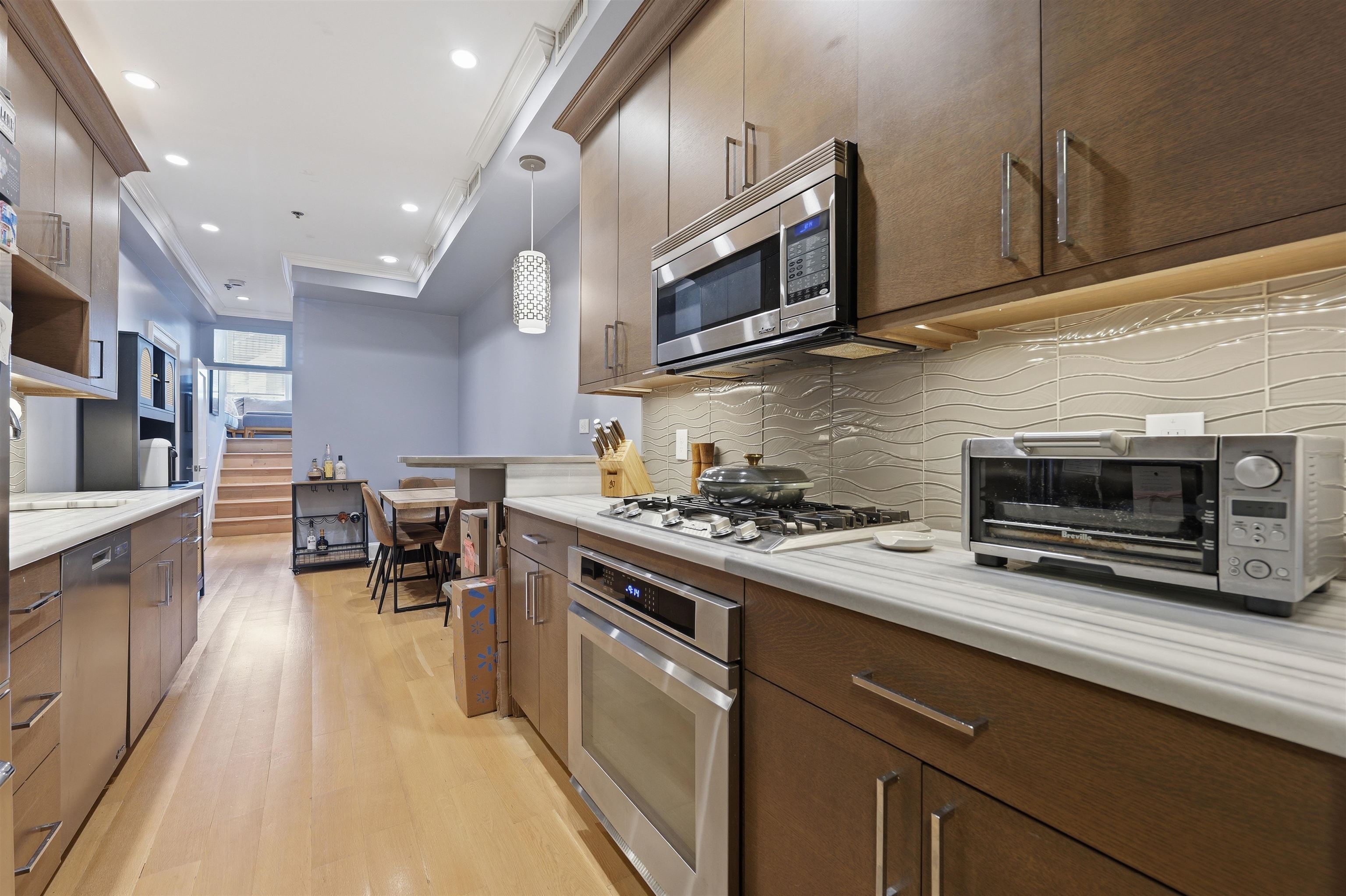 529 JEFFERSON ST Unit: 2