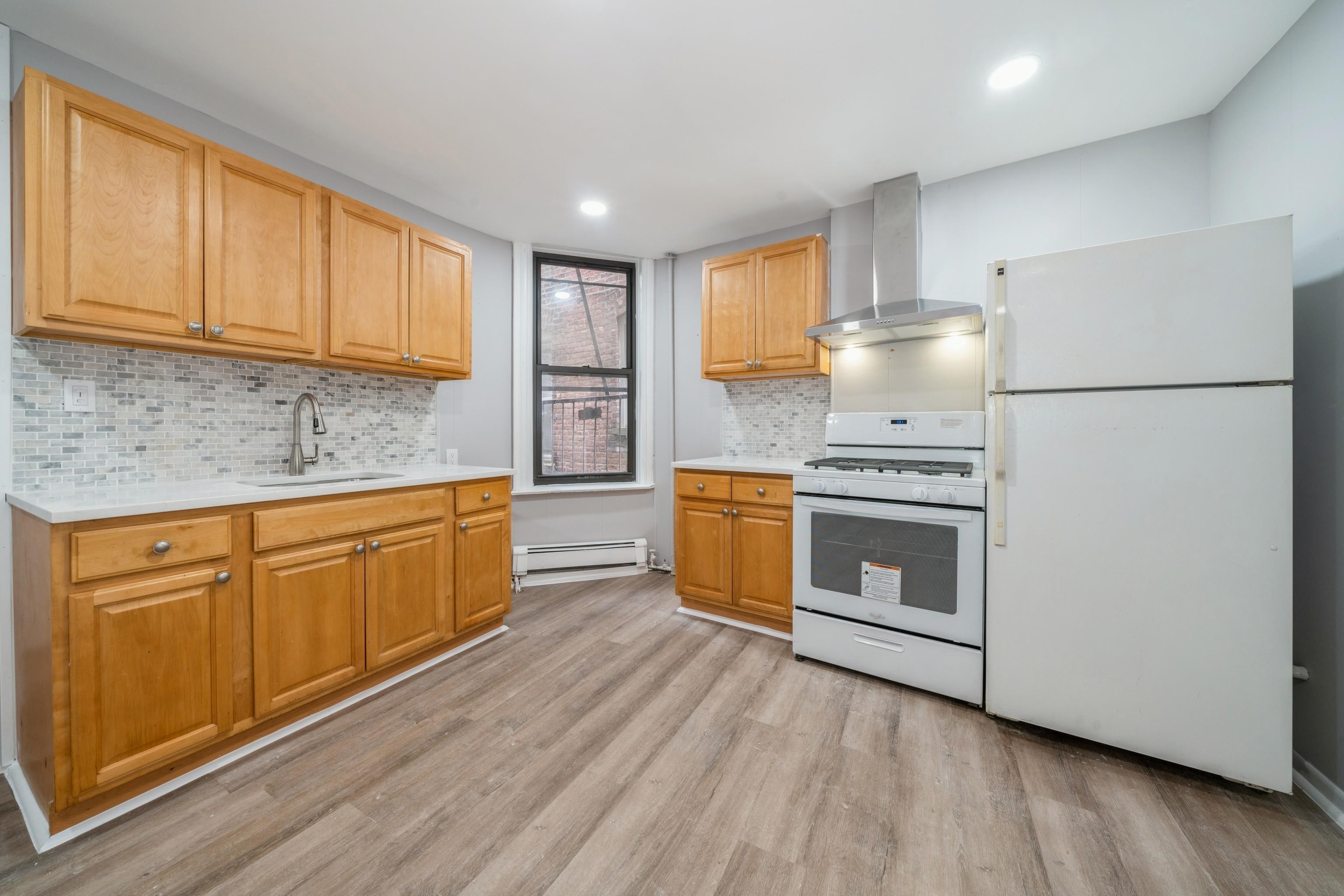 106 BALDWIN AVE Unit: 3