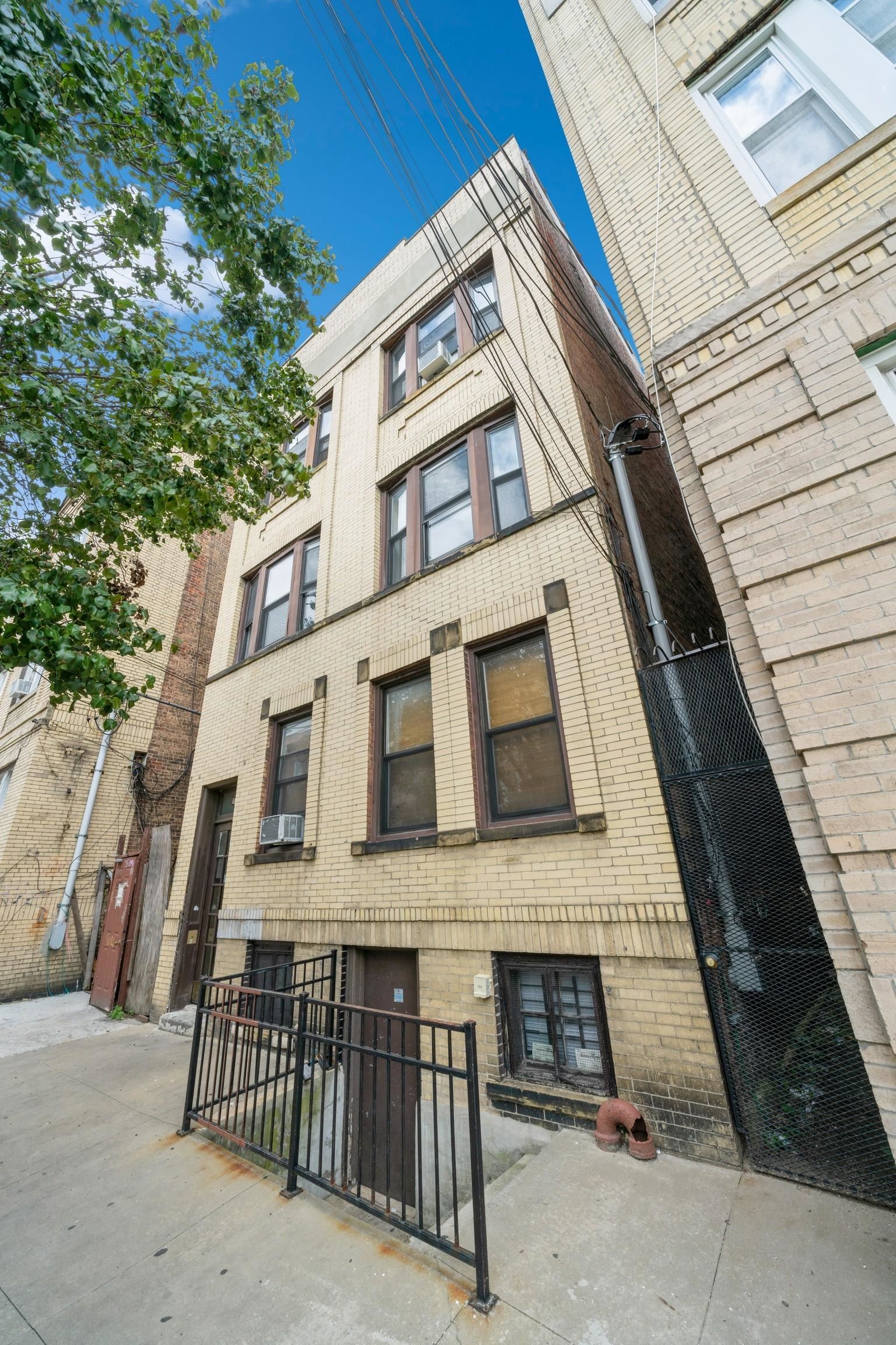 106 BALDWIN AVE Unit: 3