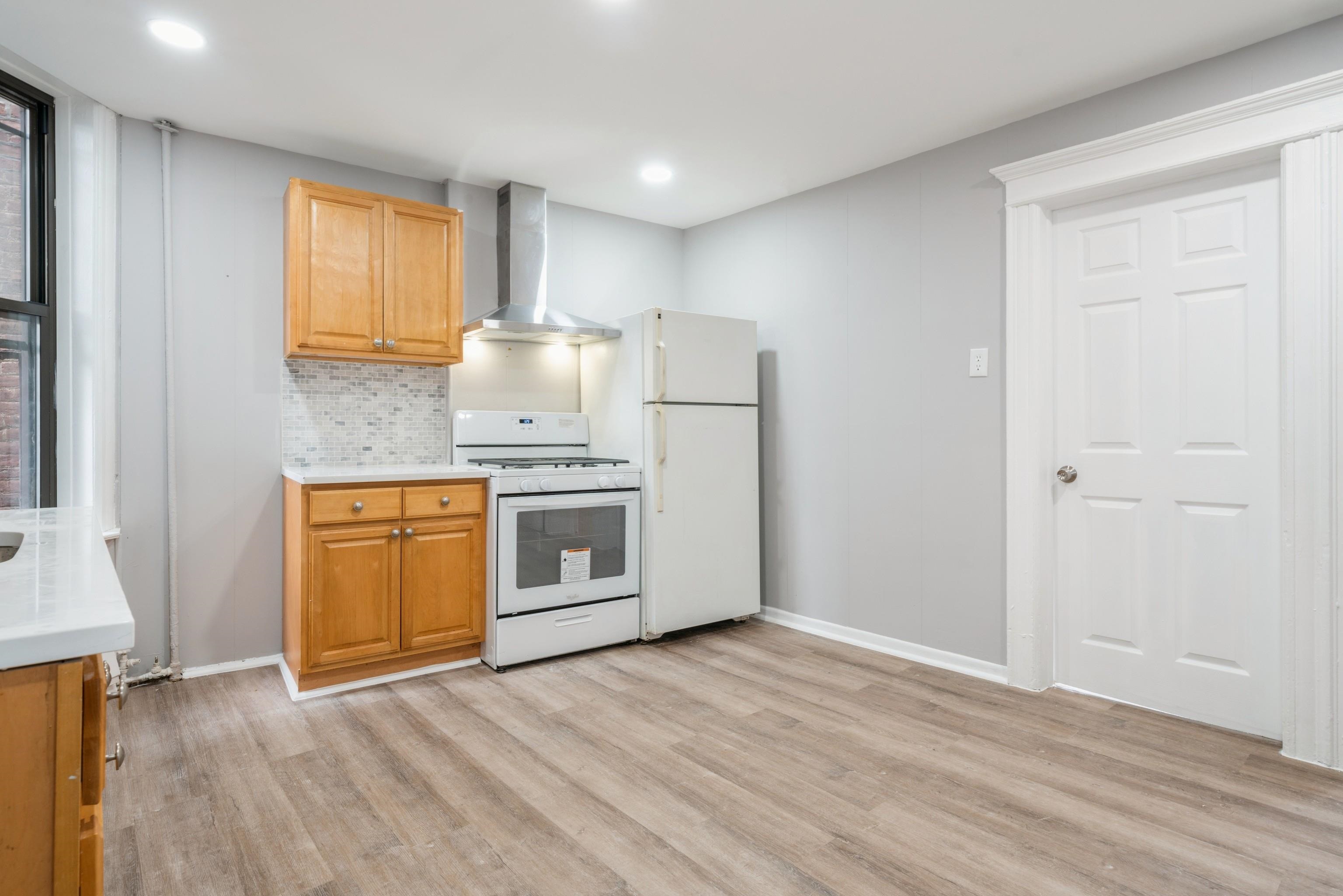 106 BALDWIN AVE Unit: 3