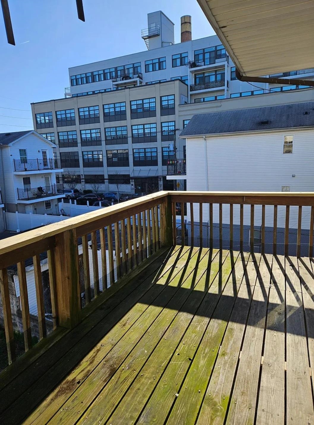84 LAIDLAW AVE