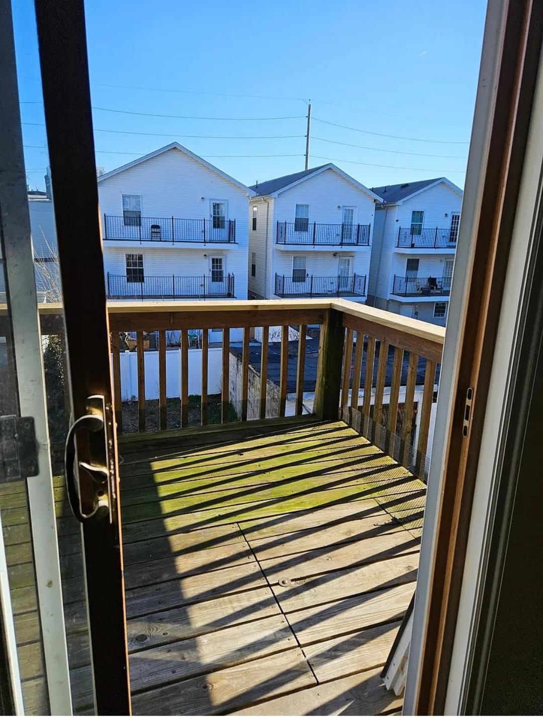 84 LAIDLAW AVE