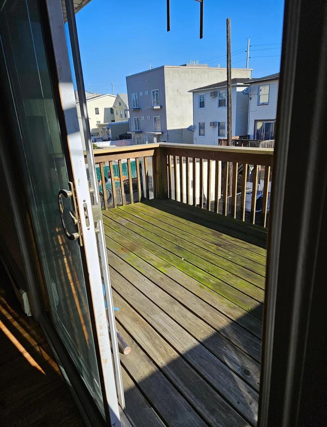 84 LAIDLAW AVE