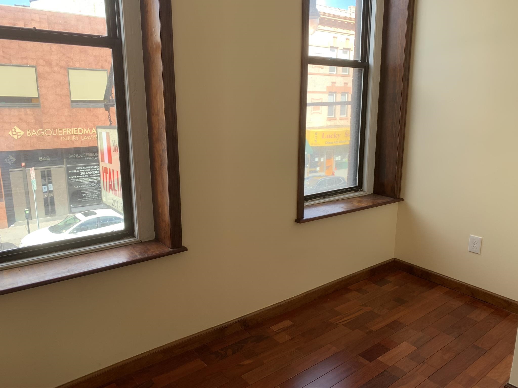 651 NEWARK AVE Unit: 1