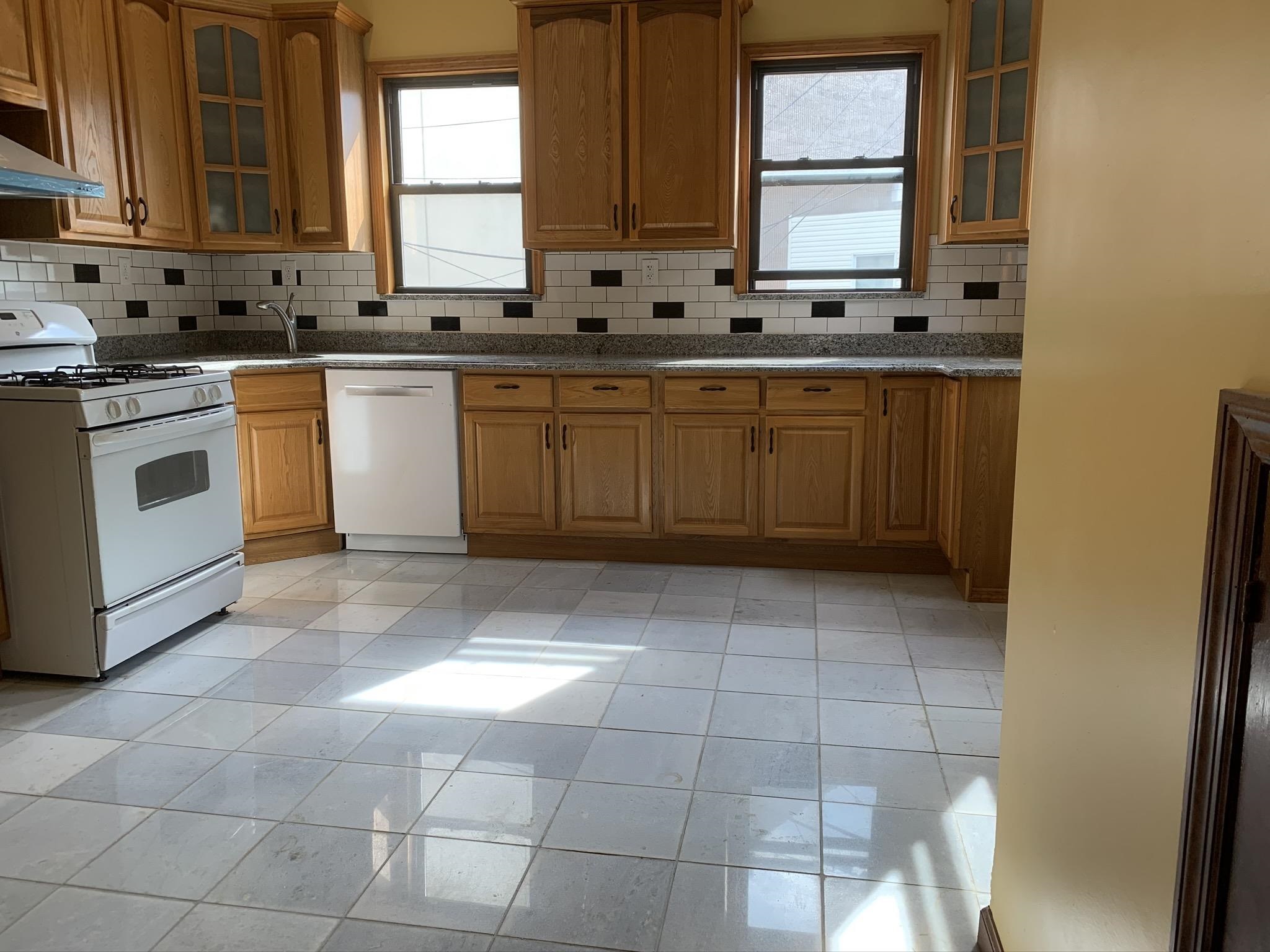 651 NEWARK AVE Unit: 1