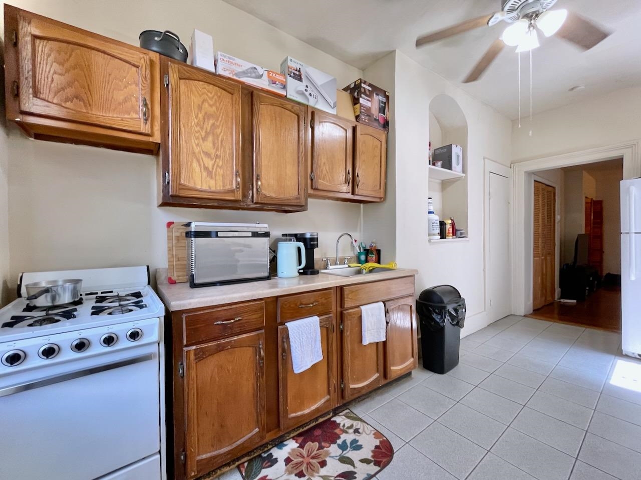 209 OGDEN AVE Unit: 2