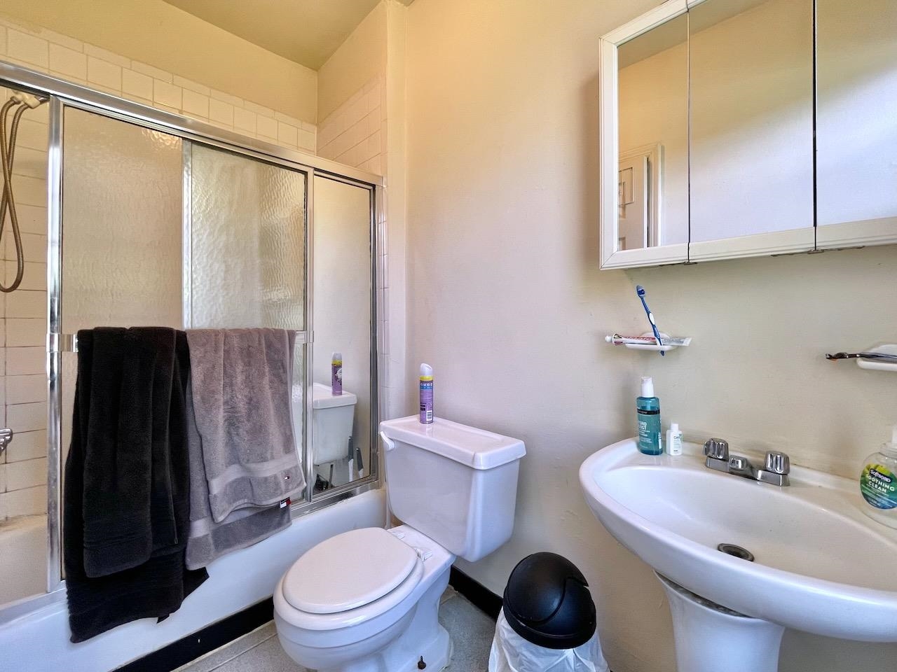 209 OGDEN AVE Unit: 2