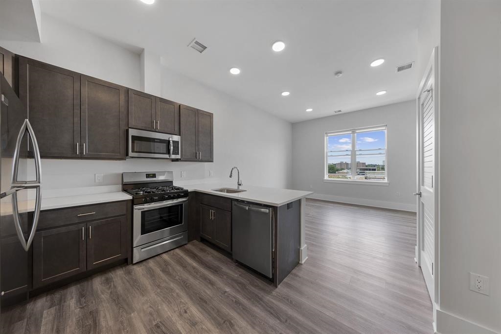 660 GRAND ST Unit: 408