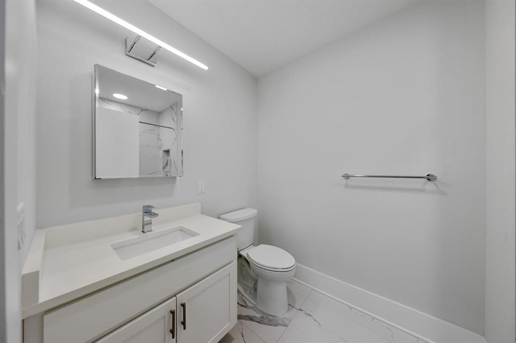 660 GRAND ST Unit: 408