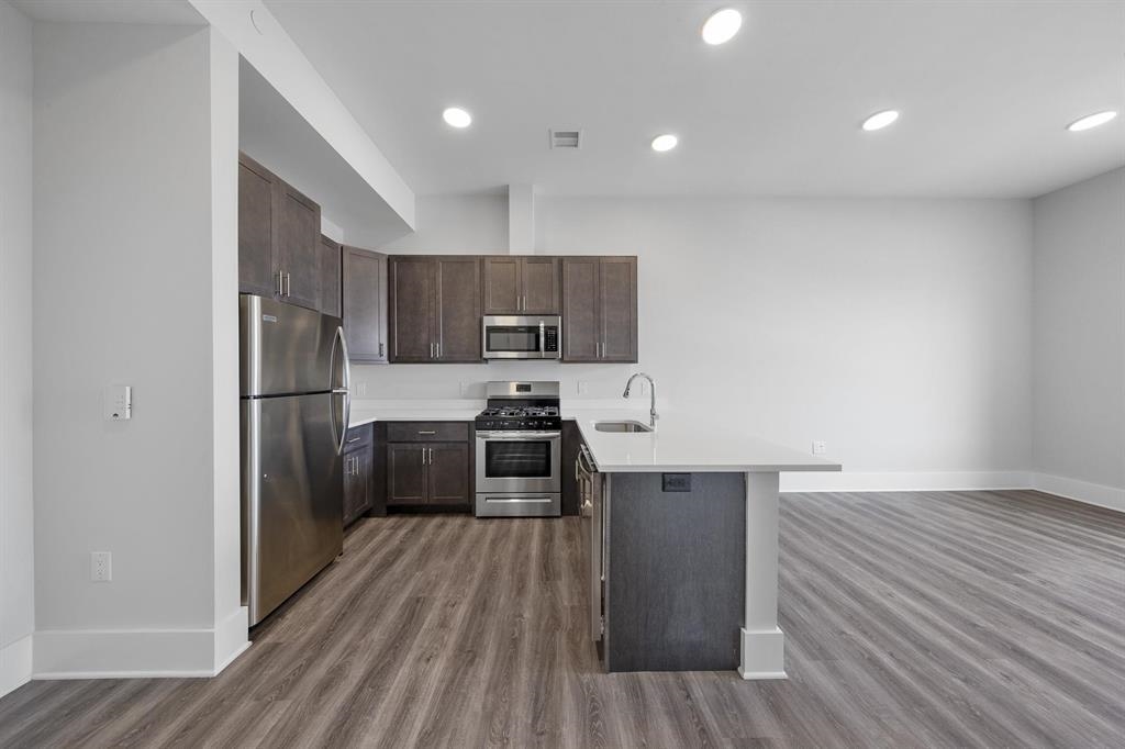 660 GRAND ST Unit: 408