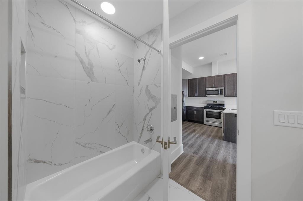660 GRAND ST Unit: 408